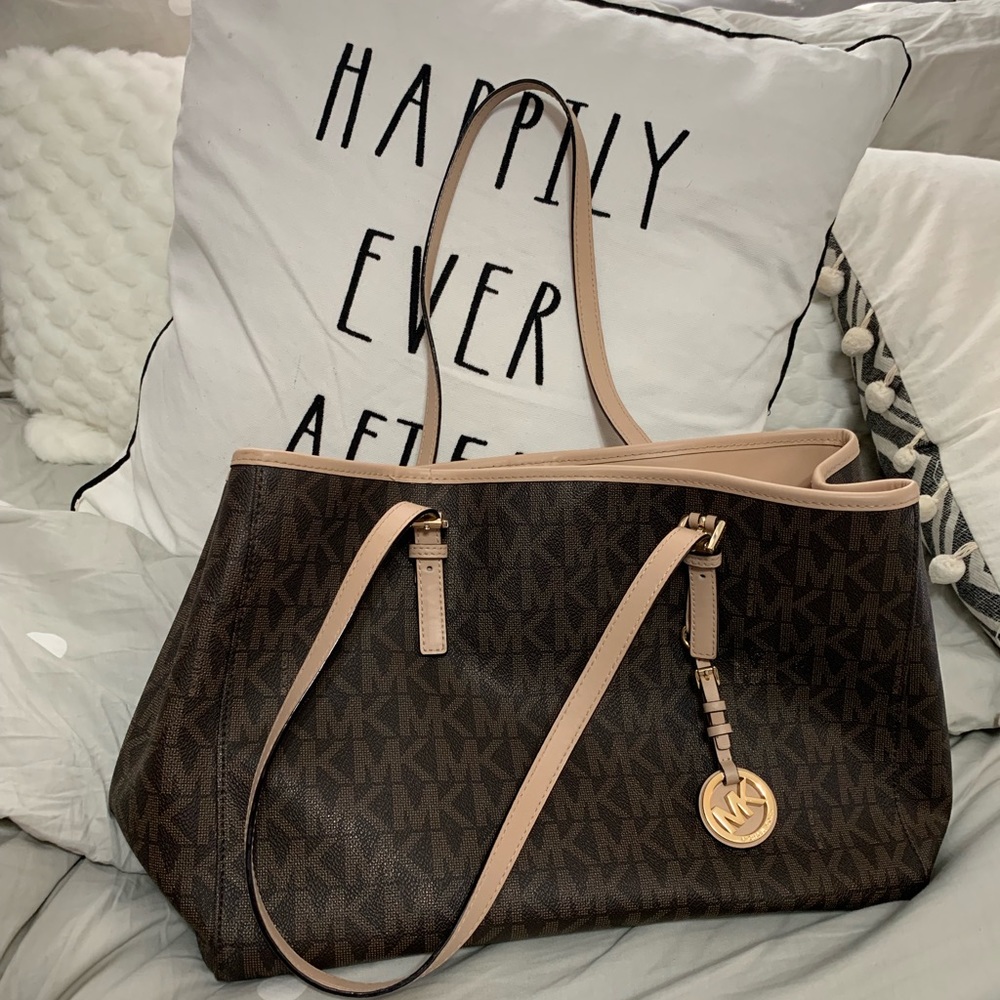 Michael Kors jet set monogram tote purse